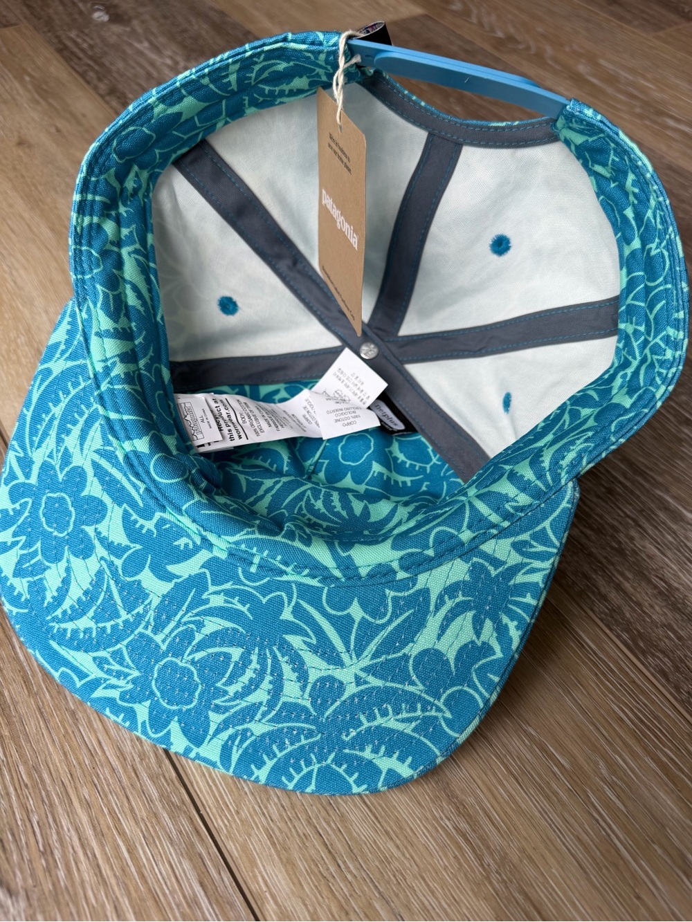 Patagonia Boardshort Label Funfarer Cap Anacapa Blue Floral NWT - Picture 4 of 4